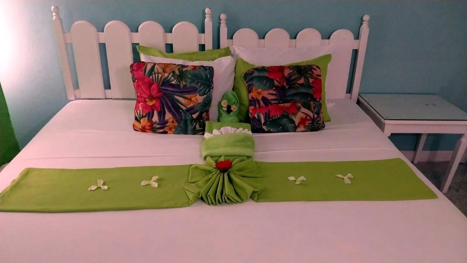 Апартаменты Beach-Side Condos At Turtle Beach Towers Очо-Риос
